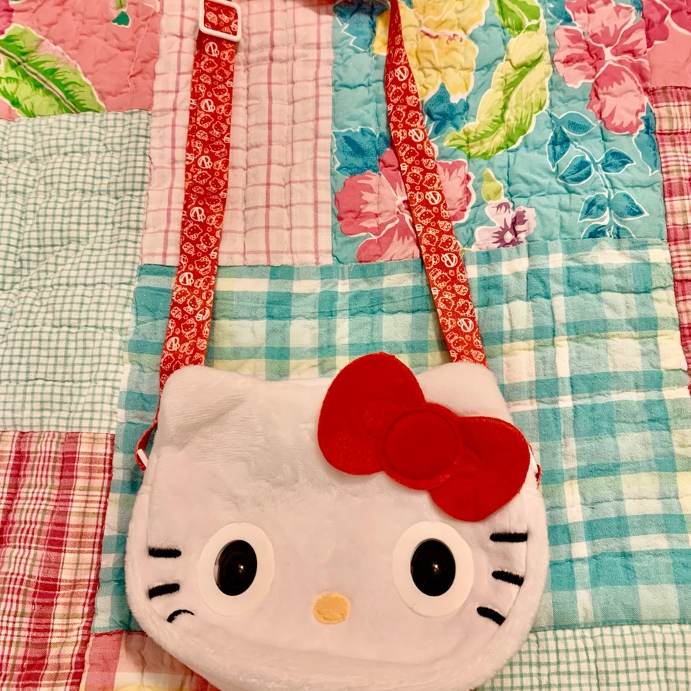 Hello Kitty Interactive Blinking Eyes Handbag Purse